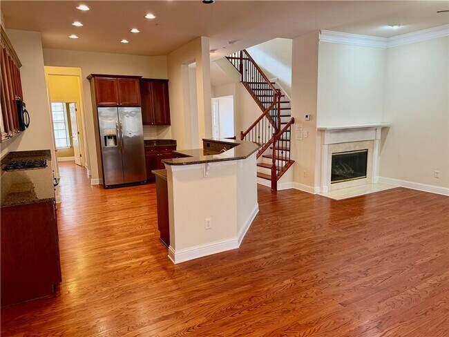Photo - 1303 Creekside Pl SE