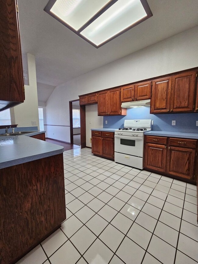 Photo - 1913 Rising Hill Dr