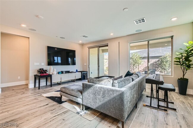 Photo - 10042 Cardinal Knl Ave