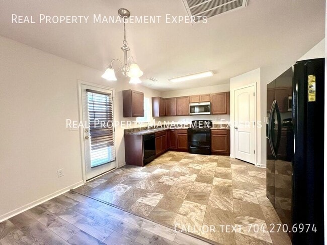 Photo - 1840 Juniper Dr