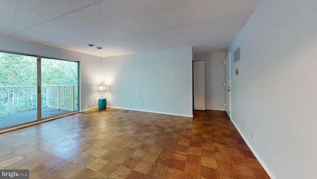 Building Photo - 5705 Indian Ct Unit 1D