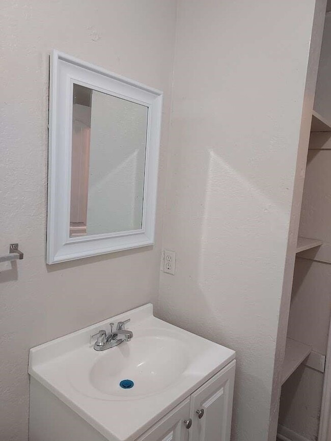 Photo - 215 Blackshear St