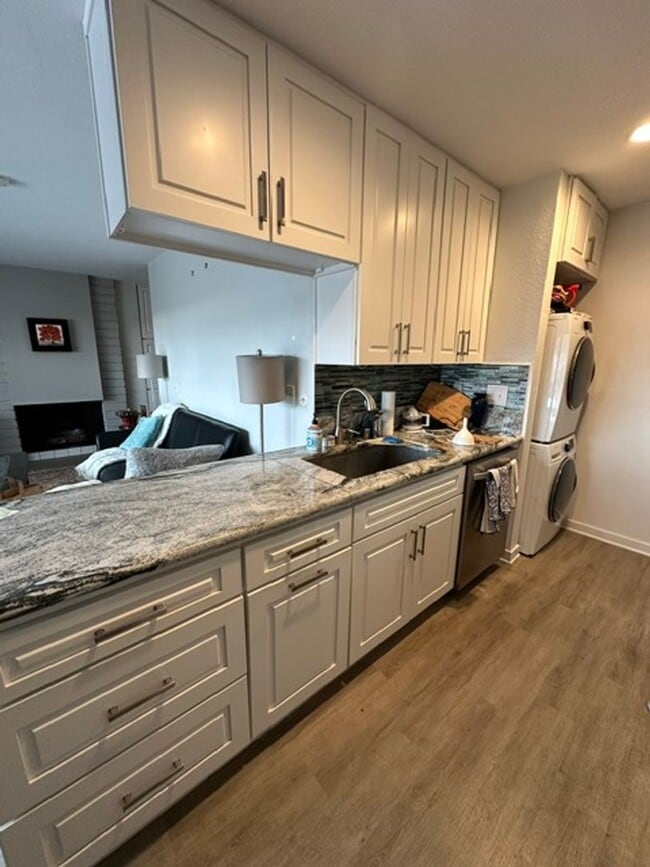 Photo - Fully Furnished in Bristol Cove Carlsbad! Unidad 17
