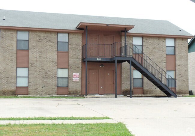 Building Photo - 1906 Windward Dr Rental