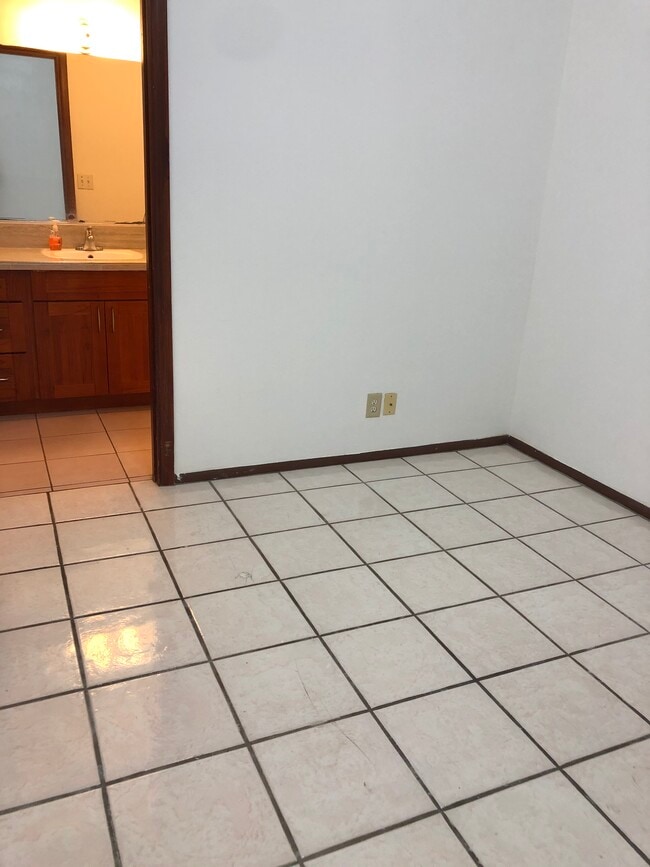 Bedroom - 94-530 Mahoe St