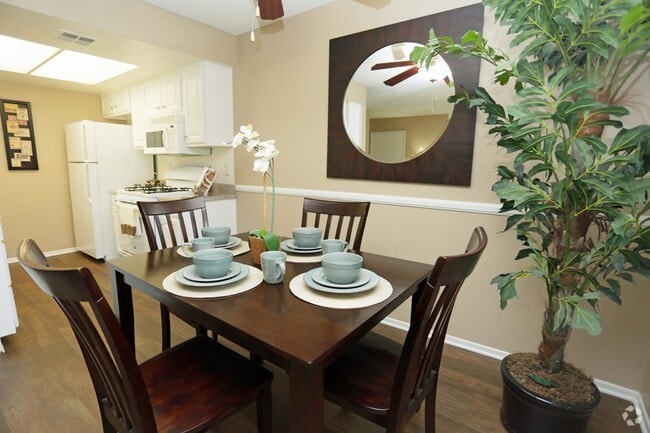 Dining Room - Sierra Vista Apartments