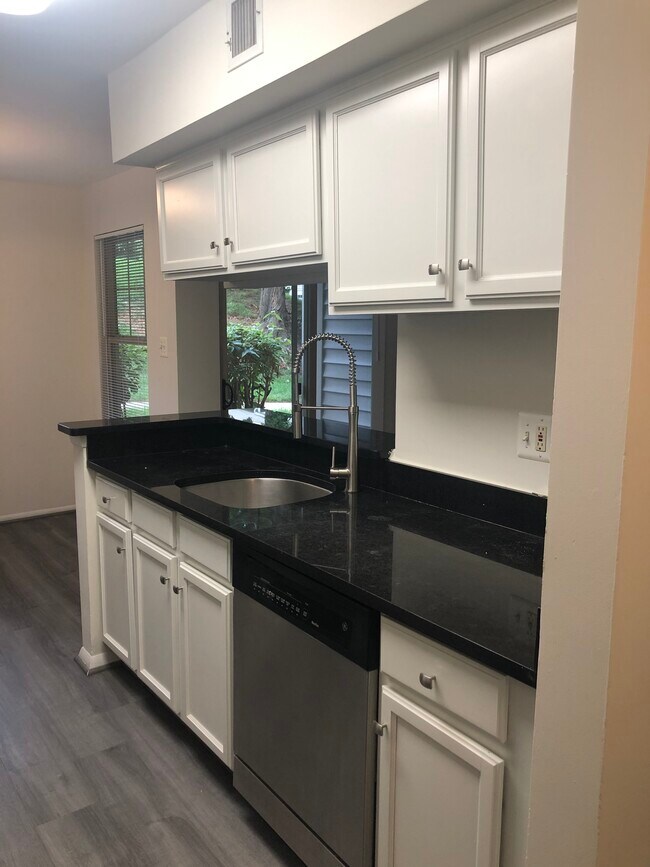 Kitchen 2 - 1734 Ascot Way Unit B