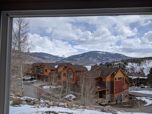 Building Photo - Spacious 3BR/2BA Silverthorne Condo – Prime Mountain Location