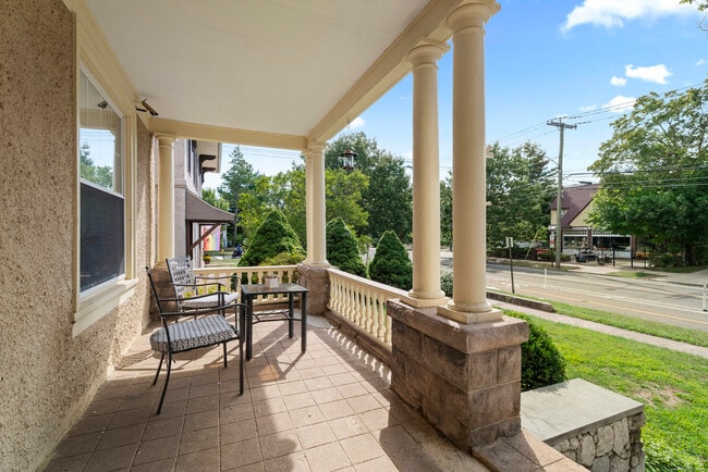 Photo - 809 Edgewood Ave