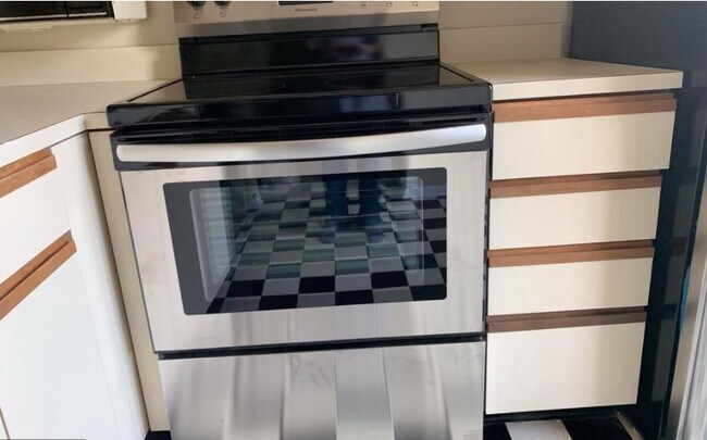 Photo - 331B Delancey Pl Unit B