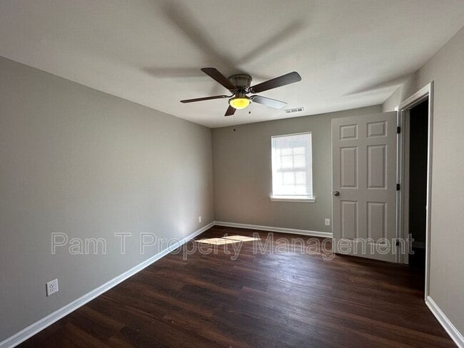Photo - 1024 W 39th St