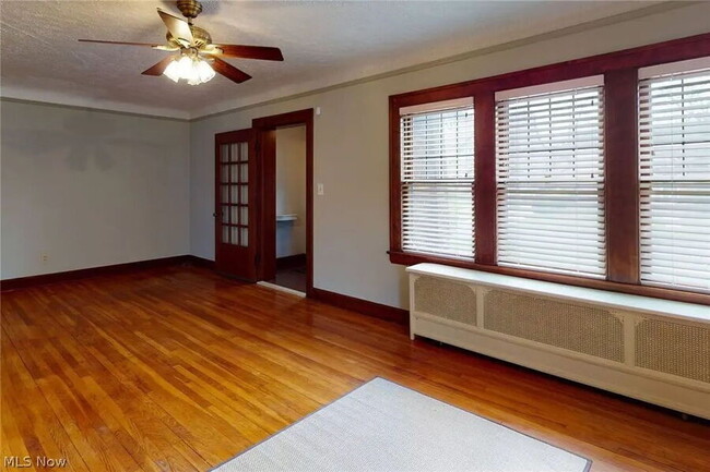 Photo - 3549 Bainbridge Rd