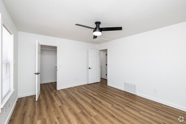 1BR, 1BA - 825SF - Bedroom