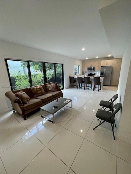 Photo - 254 NW 11th Ct