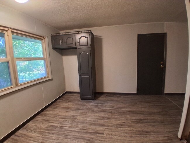 Photo - 1102 Harmon St