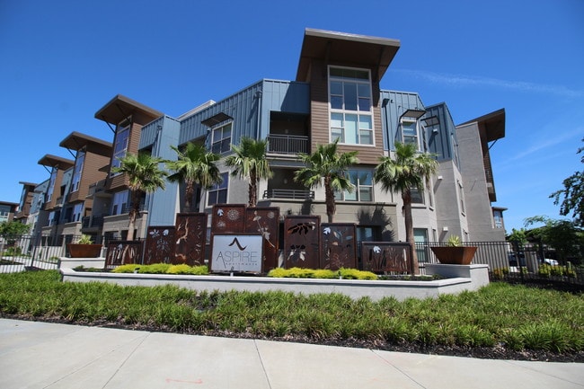 Building Photo - Aspire