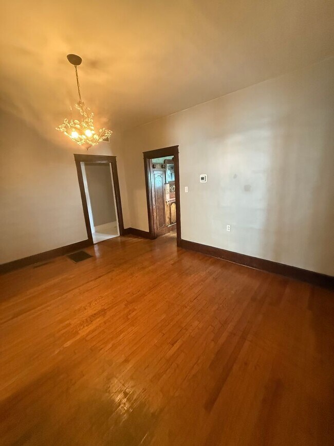 607 E 11th Ave