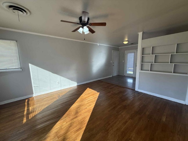 Photo - 5107 S Bonham St