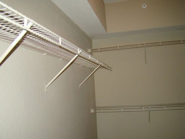 Photo - Limited Time: up to 2-Months FREE + Waived App Fee + Waived Utility Connection Fee Unidad 10126-B2 - New Yorker