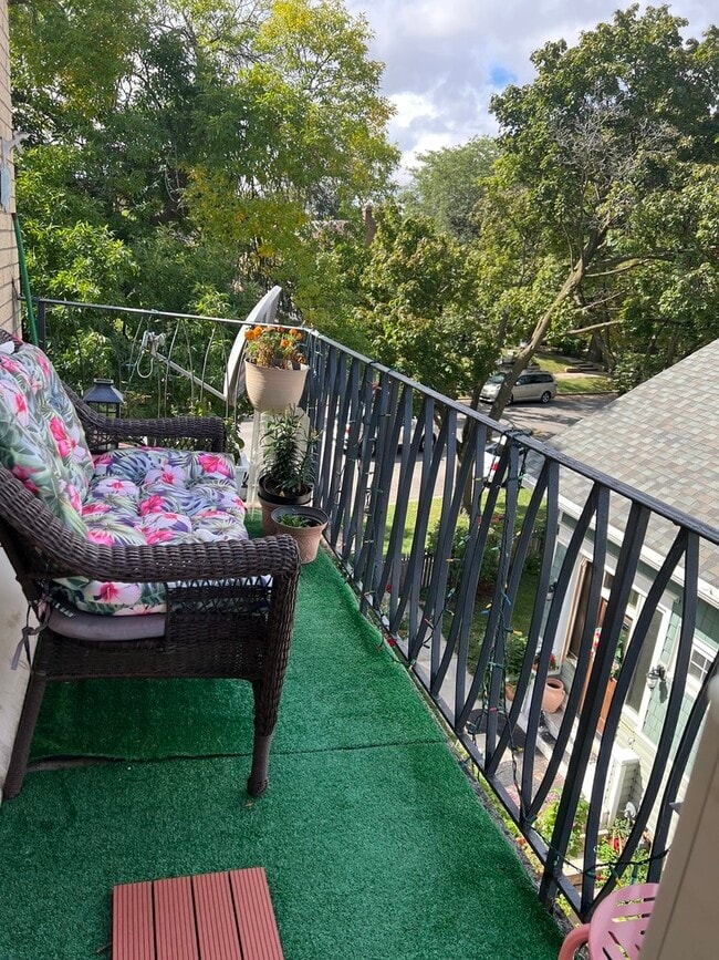 Photo - 7241 N Ridge Blvd Unit 301