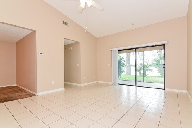 Photo - 2526 Wrencrest Cir