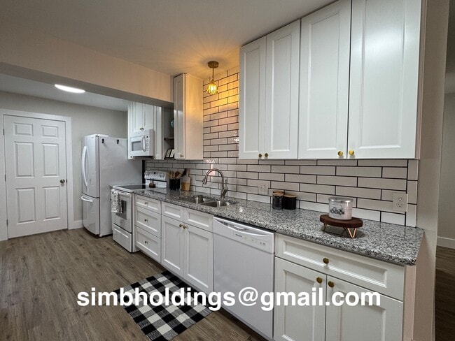 Photo - 206 La Salle Dr