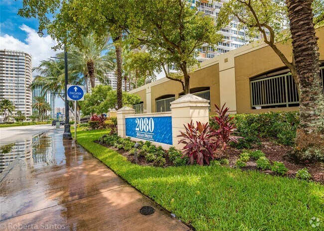 Building Photo - 2080 S Ocean Dr Unit 804 Rental