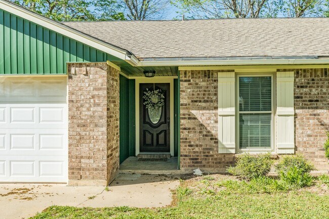 Photo - 530 Tall Timber Dr
