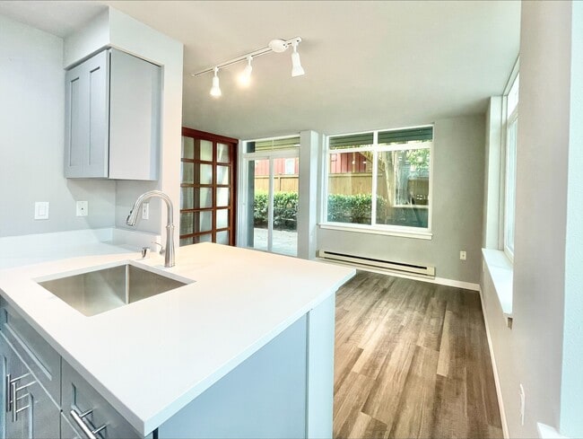 Photo - Interlake Place