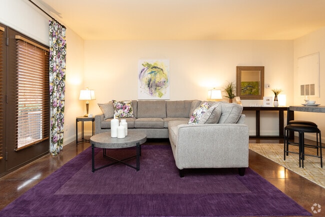 2BR, 2BA - 1080SF
