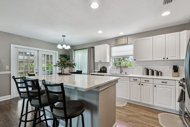 Photo - 1802 9th St W