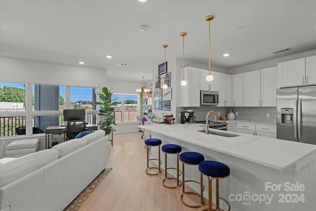 Photo - 3630 N Davidson St Unit 3313