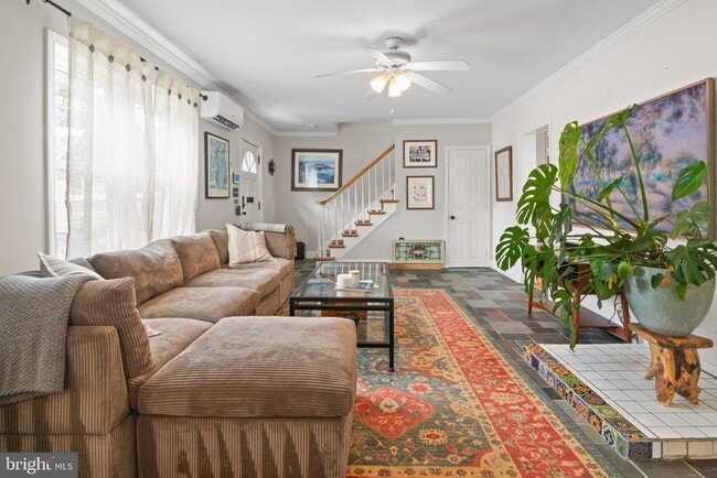 Photo - 214 Sumner Rd