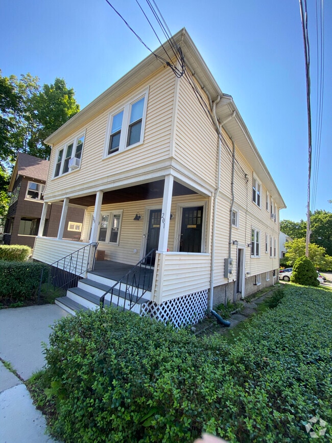 Building Photo - 203 South St Unit #1 Rental