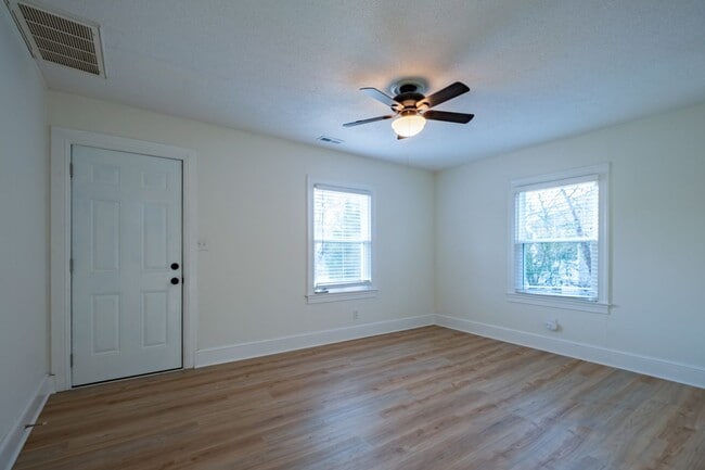 Photo - Charming 2 bedroom, 1 bath house