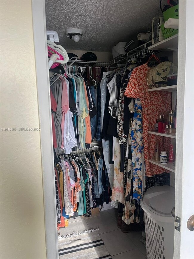 Photo - 2735 W 52nd St Unidad 502