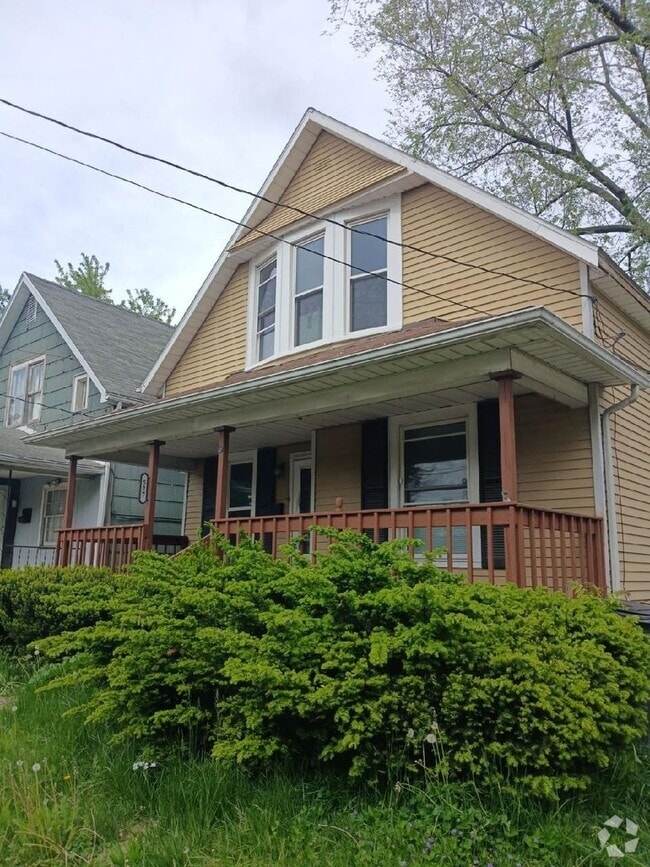Building Photo - 3 Bed 1 Bath Rental
