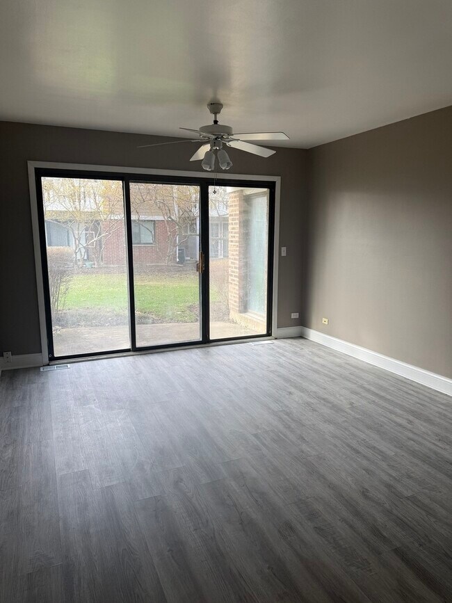 Photo - 292 Middlebury Ct Unidad D1