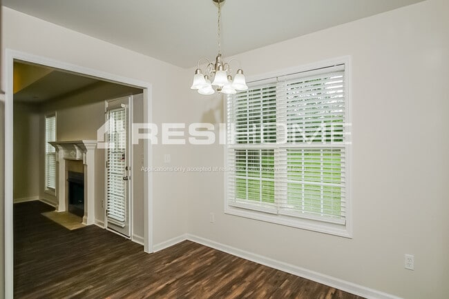 Photo - 702 Carter Grove Rd
