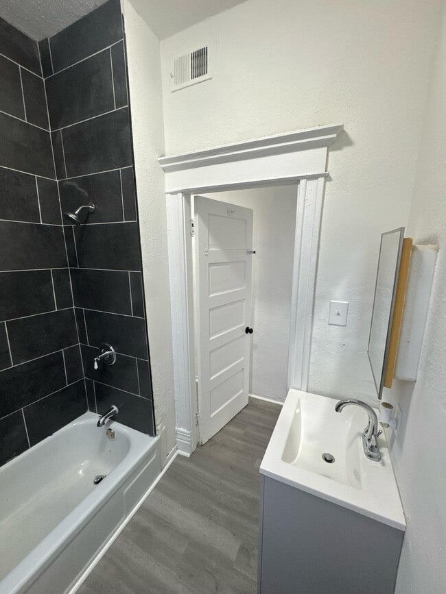 Photo - 4005 S Grand Blvd