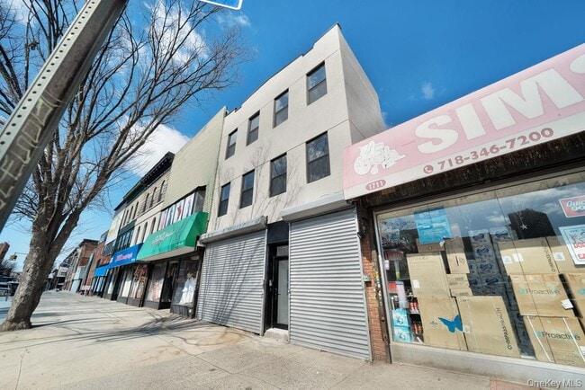 Building Photo - 1707 Pitkin Ave Unit 1