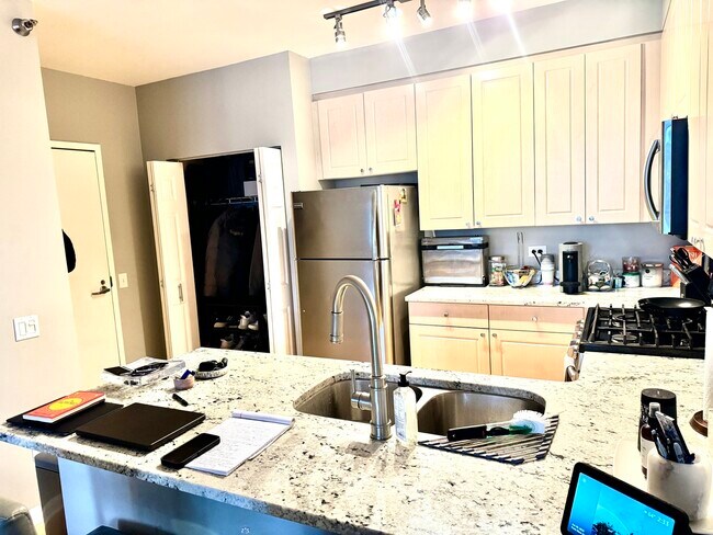 Photo - 330 N Jefferson St Unit 807