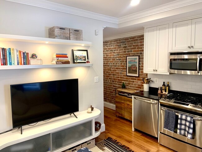 Building Photo - 1221 12th St NW Unit 2