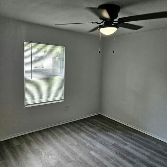 Photo - 1403 E 4th Ave