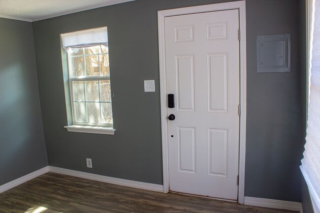 Photo - 1 Bed | 1 Bath in Midtown Tulsa!