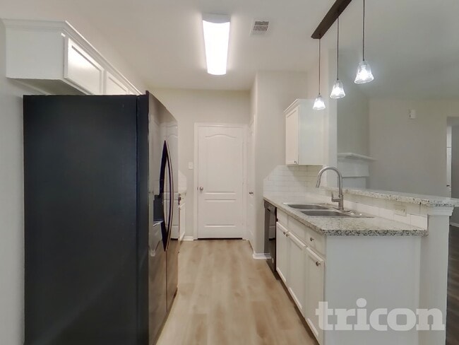 Photo - 2002 Briar Grove Dr