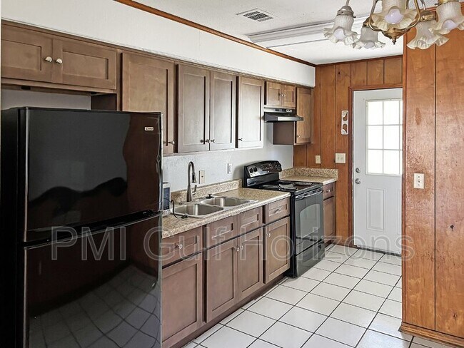 Photo - 923 Bremen Ave Unit B