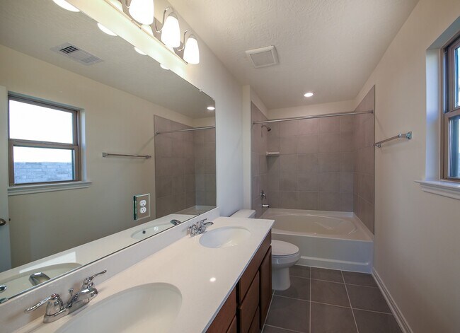 Photo - 9407 Castillo Ct