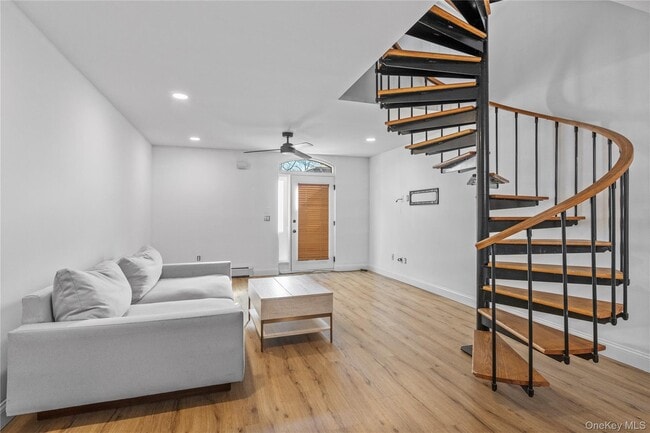 Building Photo - 1 Beecher Ln Unit C4