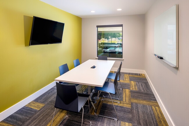 Eastgate Apartments- STUDENT LIVING